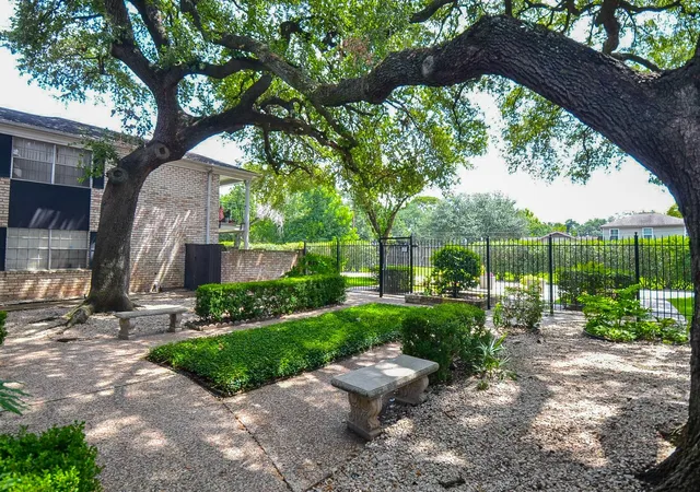 2nd image of 7900 Westheimer Rd #105, Houston, TX 77063 | MLS# 73539311