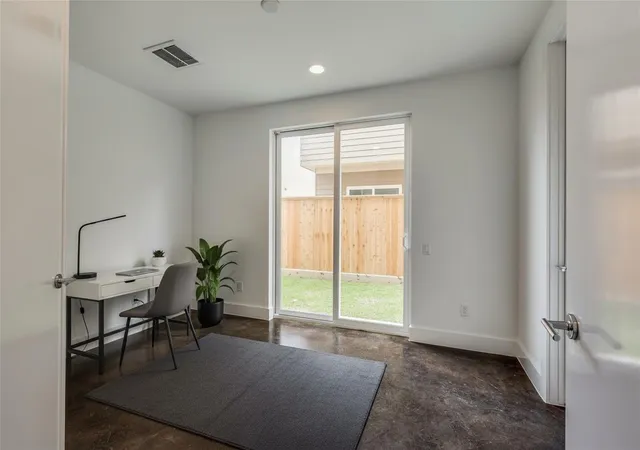 3rd image of 2345 Sperber Ln, Houston, TX 77003 | MLS# 41326309