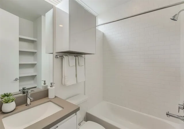 5th image of 2345 Sperber Ln, Houston, TX 77003 | MLS# 41326309
