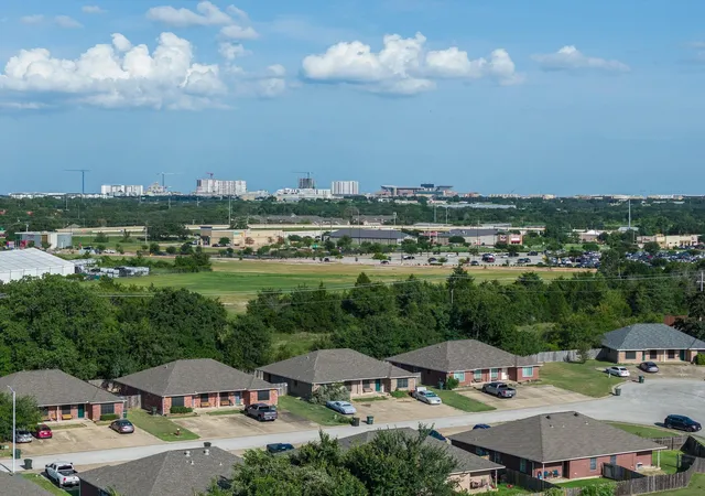 2nd image of 1725 Rock Hollow Loop, Bryan, TX 77807 | MLS# 68979444