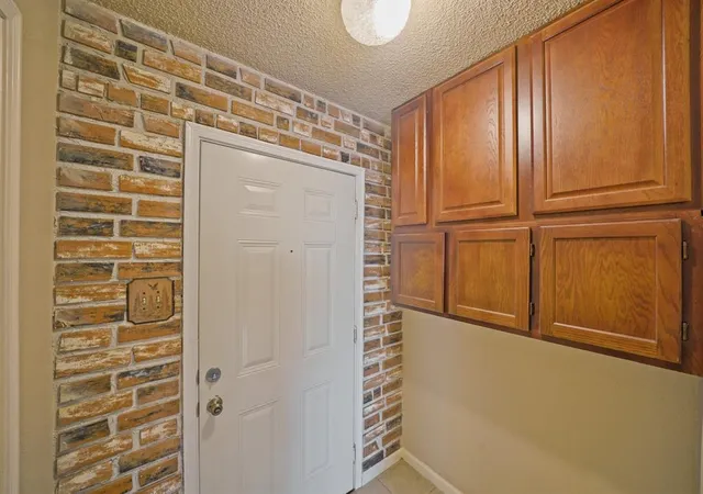 Photo 3 of Condominium at 11201 Lynbrook Dr #3101, Houston, TX 77042 | MLS# 88813550 | | Sold on 2025-05-06