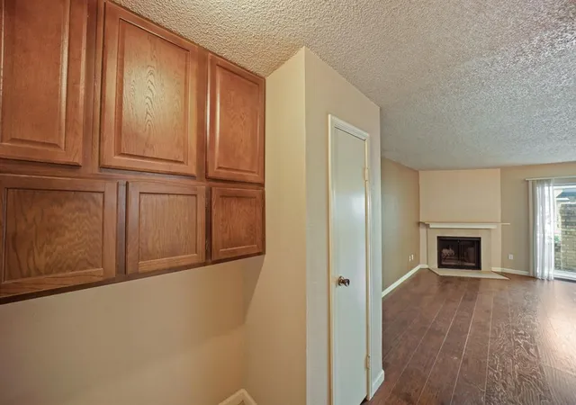 Photo 4 of Condominium at 11201 Lynbrook Dr #3101, Houston, TX 77042 | MLS# 88813550 | | Sold on 2025-05-06