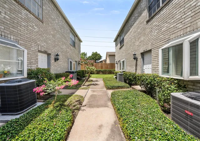 Photo 3 of Single family home for sale at 7617 Cambridge St #7617, Houston, TX 77054 | MLS# 46563780 | Listing updated on 2026-07-15