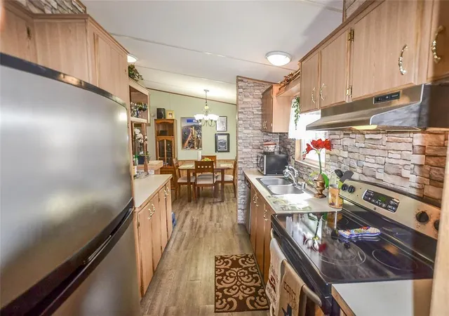 Photo 3 of Single family home for sale at 253 Windwood Dr, Livingston, TX 77351 | MLS# 30825942 | Listing updated on 2026-09-07