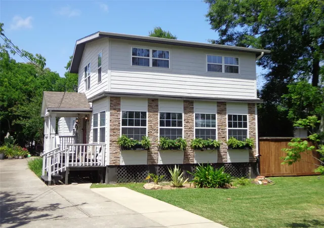 1st image of 210 Fairfield St, La Porte, TX 77571 | MLS# 2893002