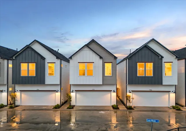 Photo 1 of Single family home for sale at 1910 Luna Woods Ln, Houston, TX 77055 | MLS# 52322560 | Listing updated on 2026-09-13