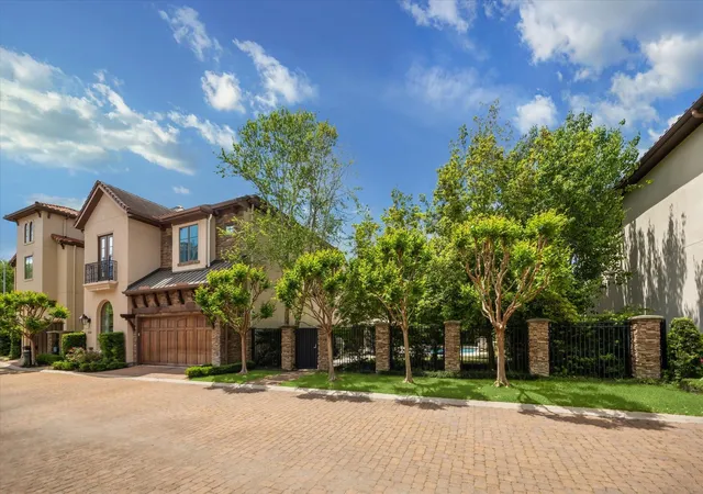 3rd image of 1110 Longmont Pl Ct, Houston, TX 77056 | MLS# 16128487