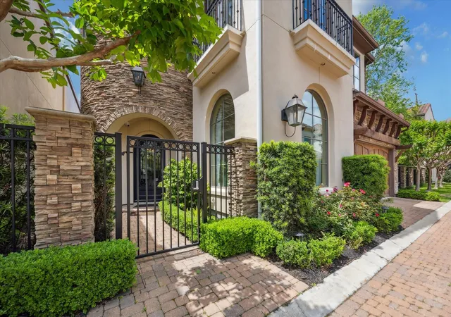 4th image of 1110 Longmont Pl Ct, Houston, TX 77056 | MLS# 16128487