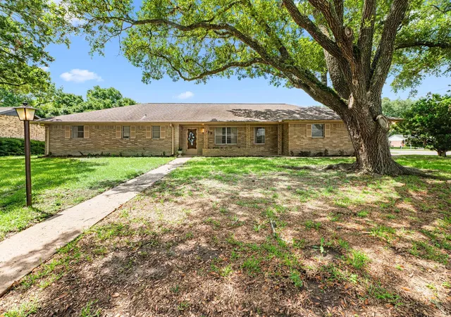 2nd image of 519 Dan St, East Bernard, TX 77435 | MLS# 31889724