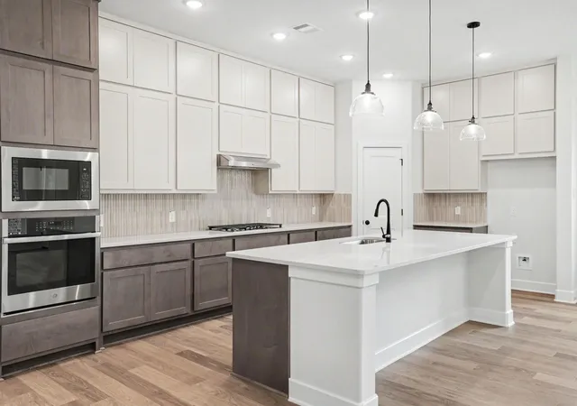 4th image of 13847 Bourbon Rose, Willis, TX 77378 | MLS# 49716563