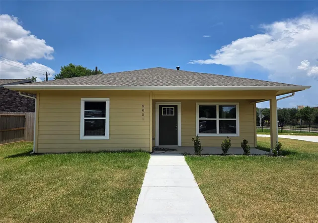 Photo 1 of Sale Pending at 5051 Ventura Ln, Houston, TX 77021 | MLS# 82868205 | Listing updated on 2026-09-08