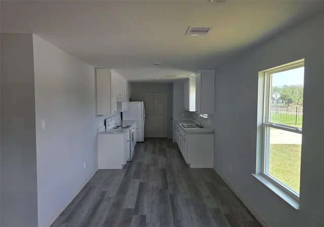 Photo 2 of Sale Pending at 5051 Ventura Ln, Houston, TX 77021 | MLS# 82868205 | Listing updated on 2026-09-08