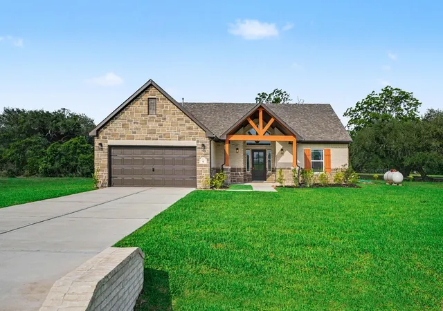 2nd image of 6 Cattle Dr, Bay City, TX 77414 | MLS# 61792603