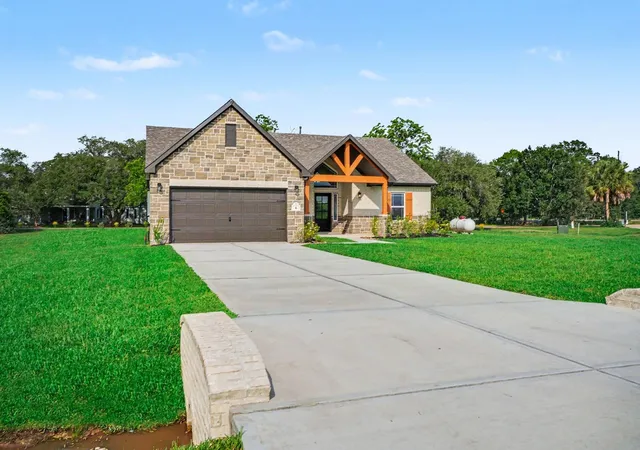 3rd image of 6 Cattle Dr, Bay City, TX 77414 | MLS# 61792603