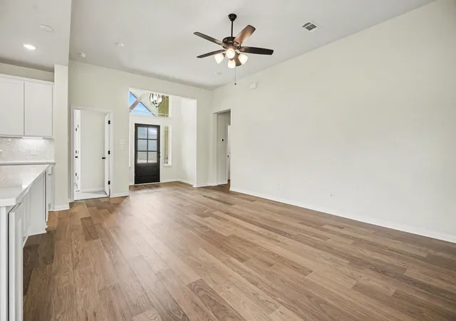 4th image of 6 Cattle Dr, Bay City, TX 77414 | MLS# 61792603