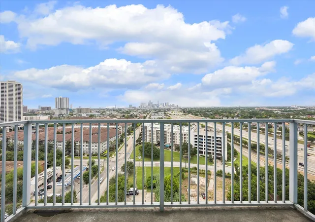 3rd image of 5925 Almeda Rd #11615, Houston, TX 77004 | MLS# 61887382