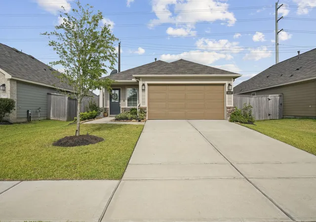 2nd image of 4957 Perennial Ln, La Marque, TX 77568 | MLS# 24429164