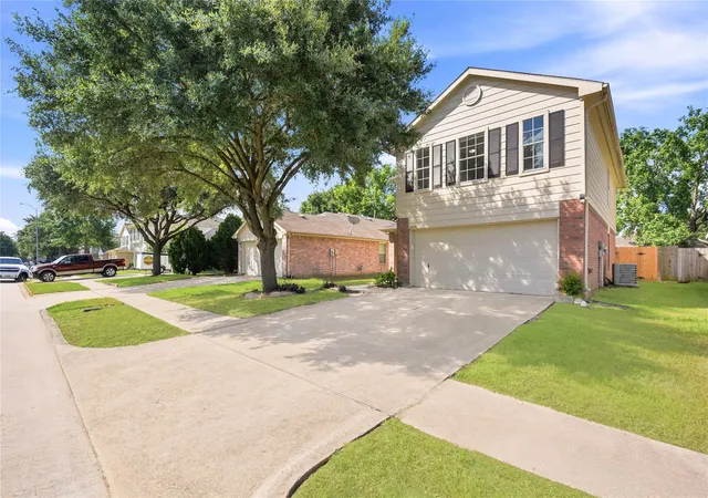 Photo 2 of Single family home for sale at 10235 Revelstoke Dr, Houston, TX 77086 | MLS# 58099762 | Listing updated on 2026-08-19