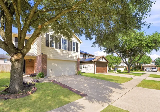 Photo 3 of Single family home for sale at 10235 Revelstoke Dr, Houston, TX 77086 | MLS# 58099762 | Listing updated on 2026-08-19