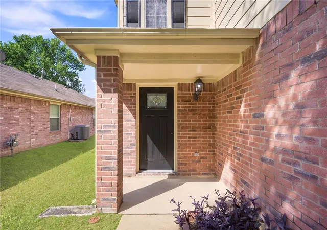 Photo 4 of Single family home for sale at 10235 Revelstoke Dr, Houston, TX 77086 | MLS# 58099762 | Listing updated on 2026-08-19
