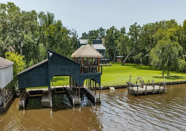 3rd image of 1056 County Road 297 Cir, Bay City, TX 77414 | MLS# 33277387