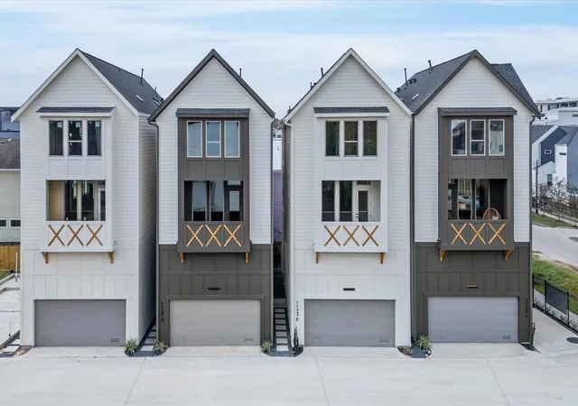 2nd image of 1122 W 17th St #C, Houston, TX 77008 | MLS# 63807894