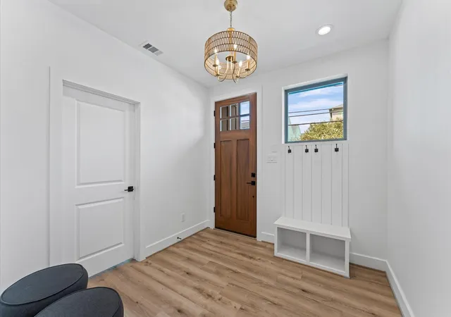 4th image of 1122 W 17Th St #C, Houston, TX 77008 | MLS# 63807894