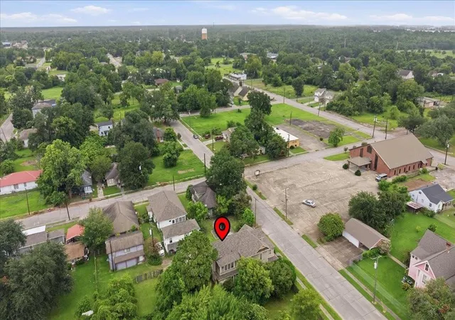 4th image of 605 3Rd St, Orange, TX 77630 | MLS# 87454019
