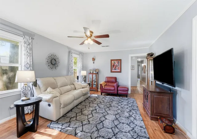 4th image of 2404 Webster St, Liberty, TX 77575 | MLS# 33400402
