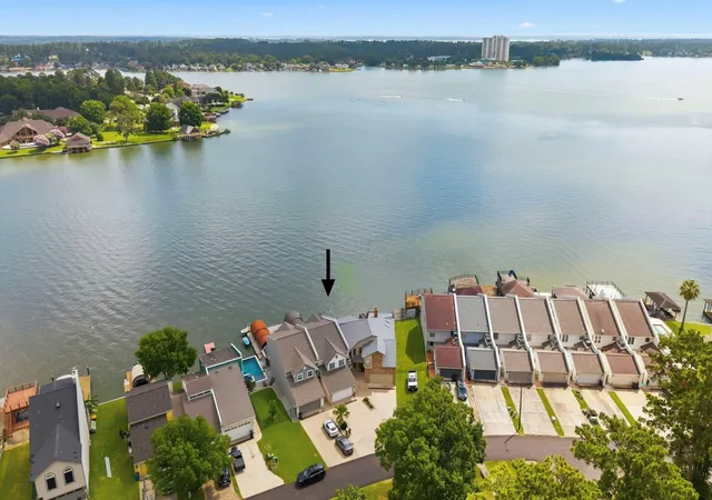 Photo 3 of Townhouse for sale at 1208 Lake View Dr, Montgomery, TX 77356 | MLS# 13916134 | Listing updated on 2026-08-24