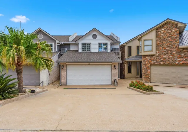 Photo 4 of Townhouse for sale at 1208 Lake View Dr, Montgomery, TX 77356 | MLS# 13916134 | Listing updated on 2026-08-24