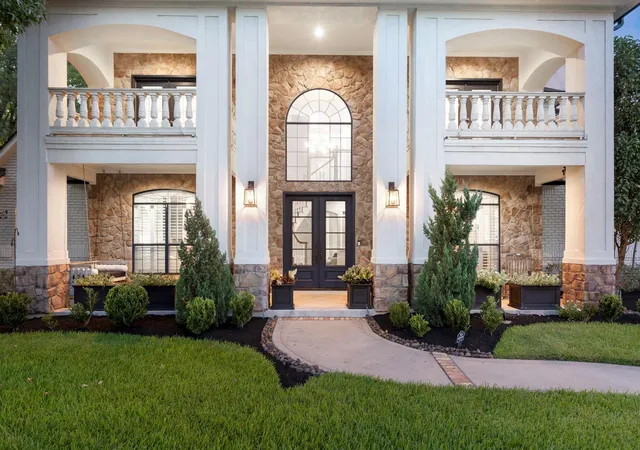 Photo 2 of Single family home for sale at 25322 Piney Bend Ct, Spring, TX 77389 | MLS# 53333471 | Listing updated on 2026-08-29