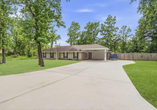 Photo 2 of Single family home for sale at 21809 Tophill Dr, Spring, TX 77388 | MLS# 17213260 | Listing updated on 2026-08-17