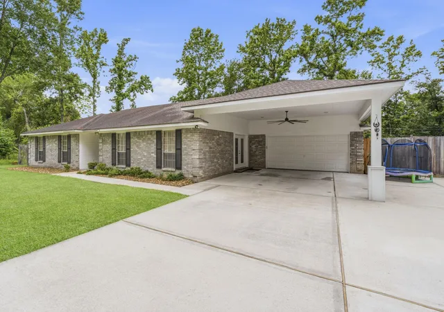 Photo 3 of Single family home for sale at 21809 Tophill Dr, Spring, TX 77388 | MLS# 17213260 | Listing updated on 2026-08-17