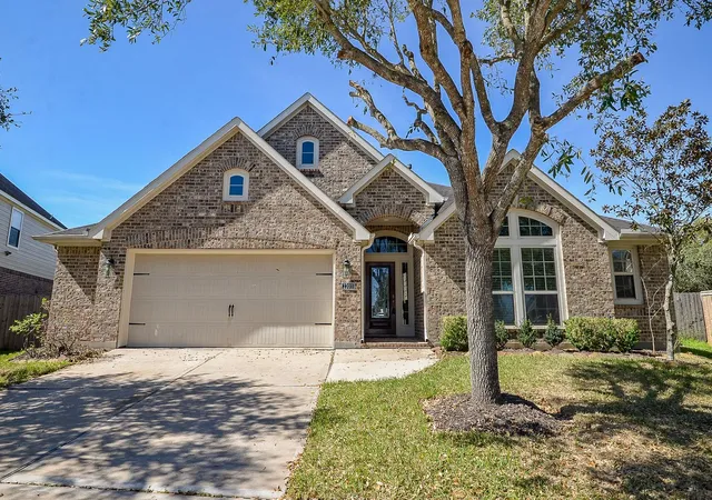 Photo 2 of Single family home for sale at 22011 Larchmont Ct, Richmond, TX 77469 | MLS# 67159667 | Listing updated on 2026-09-12