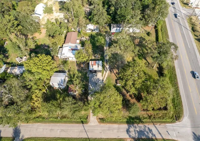 Photo 4 of Single family home for sale at 14457 Leafy Ln, Conroe, TX 77306 | MLS# 44163636 | Listing updated on 2026-09-02