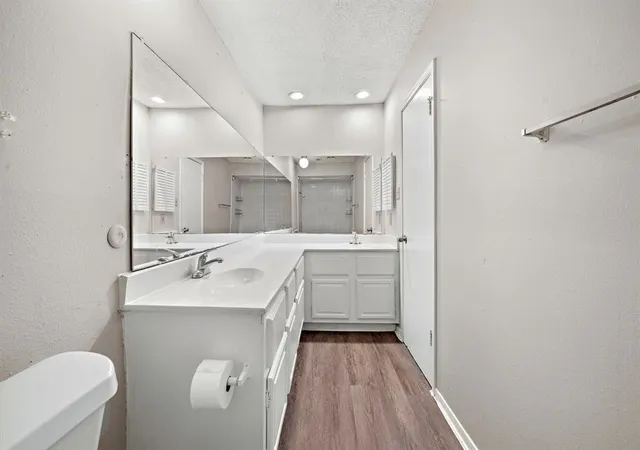 5th image of 7700 Creekbend Dr, Houston, TX 77071
