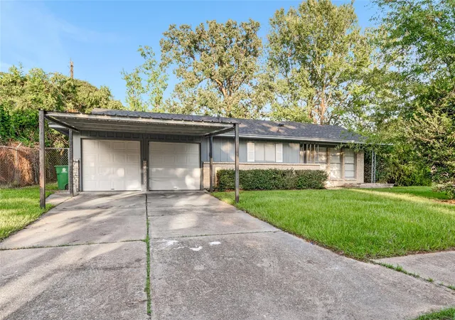 Homes for sale in Houston, TX | 10502 Royal Oaks Dr, Houston, TX 77016 | MLS# 7177666