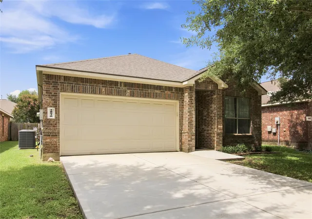 Photo 2 of Sale Pending at 19910 Roycroft Ln, Richmond, TX 77407 | MLS# 53144451 | Listing updated on 2026-09-06