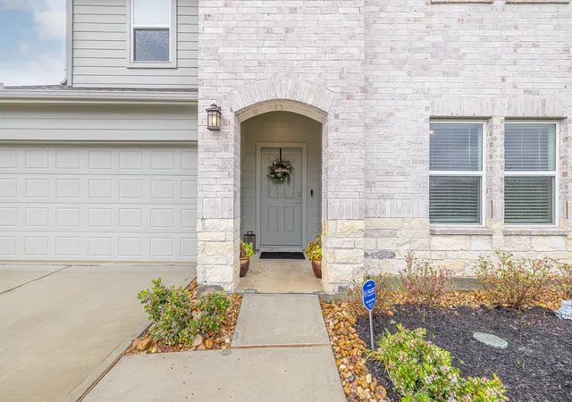 Photo 3 of Single family home for sale at 452 Lampasas Trl, Dayton, TX 77535 | MLS# 93403159 | Listing updated on 2026-05-19