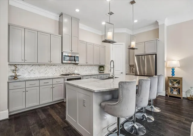 Photo 3 of Single family home for sale at 11013 Ayrshire Park Ln, Houston, TX 77043 | MLS# 5680823 | Listing updated on 2026-08-30