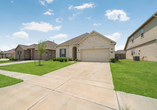 4th image of 2012 Rebel Wy, Alvin, TX 77511 | MLS# 61079356