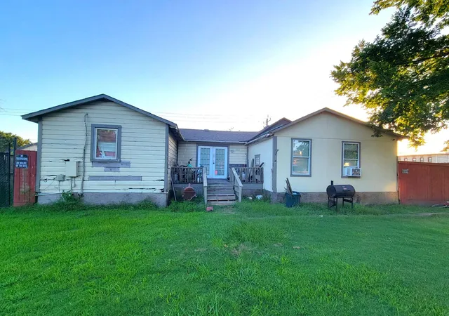 1st image of 802 S Virginia St, La Porte, TX 77571 | MLS# 14775727