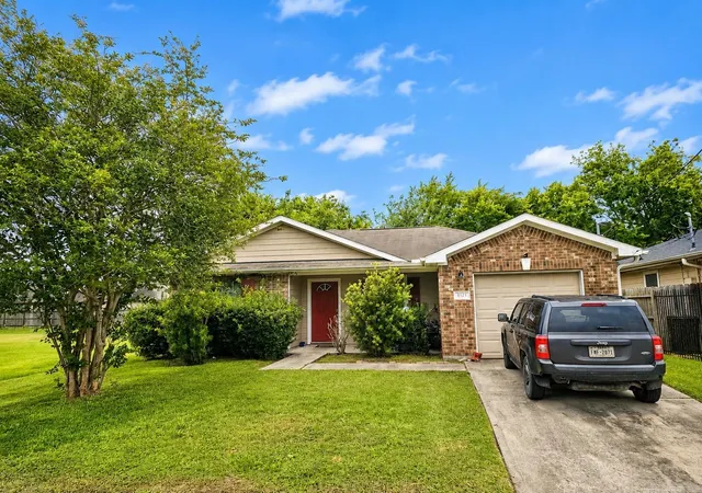 1st image of 8121 Livingston St, Houston, TX 77051 | MLS# 30872542