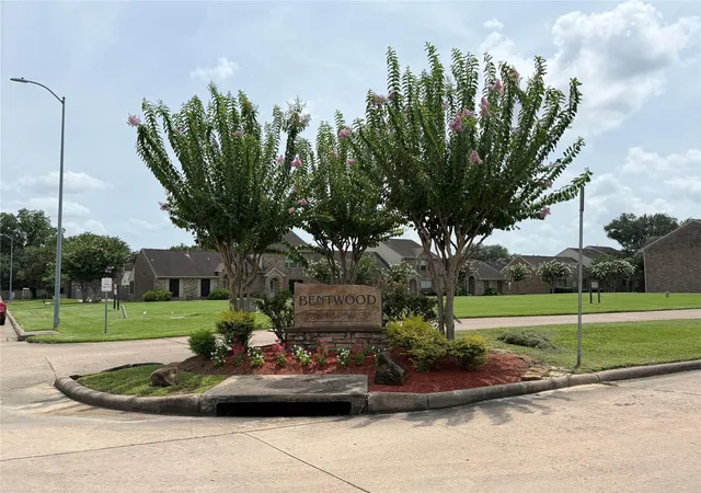 23rd image of 1036 Birnham Woods Blvd, Pasadena, TX 77503 | MLS# 42913562