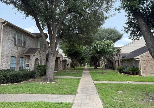 3rd image of 1036 Birnham Woods Blvd, Pasadena, TX 77503 | MLS# 42913562