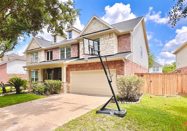 Photo 3 of Sale Pending at 8307 Rosetrail Bnd Ln, Katy, TX 77494 | MLS# 19243885 | Listing updated on 2026-09-01
