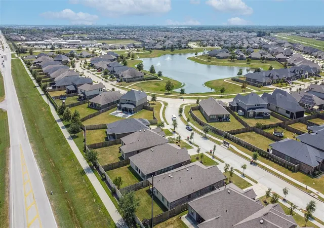Photo 2 of Single family home for sale at 9422 Vicksburg Rd, Baytown, TX 77521 | MLS# 19288861 | Listing updated on 2026-09-17