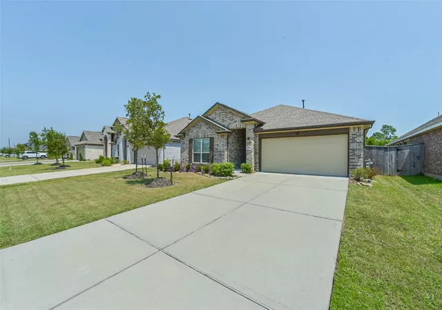 Photo 3 of Single family home for sale at 9422 Vicksburg Rd, Baytown, TX 77521 | MLS# 19288861 | Listing updated on 2026-09-17