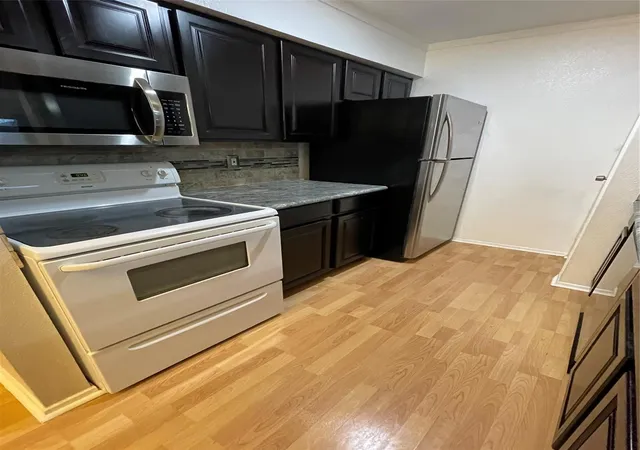 3rd image of 18519 Egret Bay Blvd #1502, Houston, TX 77058 | MLS# 87465970